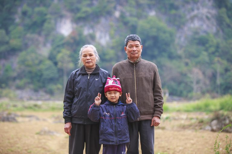 Kieu Chinh Family