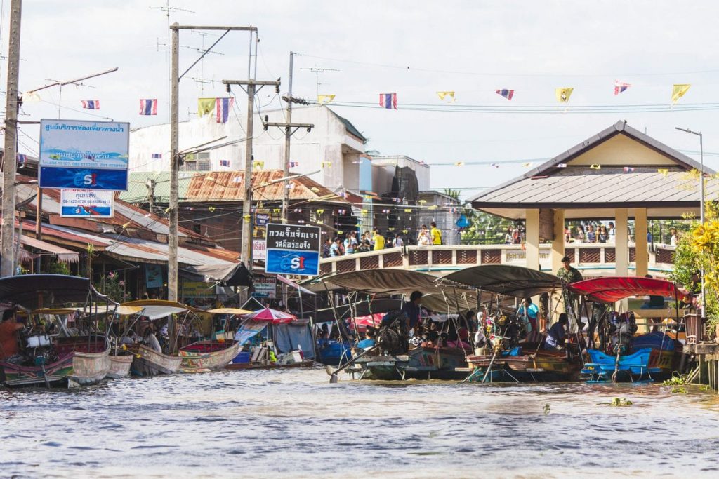 Amphawa Floating Market 2019 Complete Guide The Lost Passport