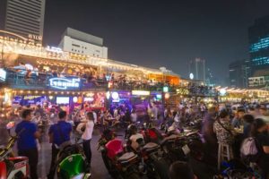 Rot Fai Night Market - Bangkok Travel Guide