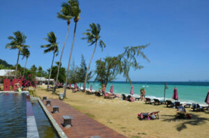 Thanya Beach Resort pool 2